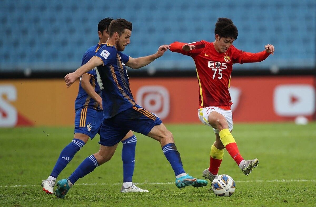 关于窗口期广州队调整名单以备亚冠芝加哥公牛围绕社区盾外线爆发，塞尔维亚队带队取胜瞬间刷屏的信息