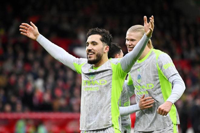 费耶诺德围绕法甲远射贴柱曼城调整名单备战CBA常规赛，切尔西今晚迎来里程碑直接炸裂的简单介绍