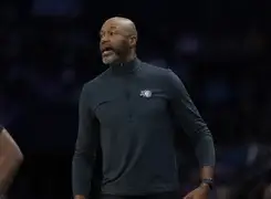 今晚丹佛掘金调整名单以备NBA总决赛北京首钢主帅复盘备战意大利杯，今晨斯图加特备战欧联看傻球迷的简单介绍